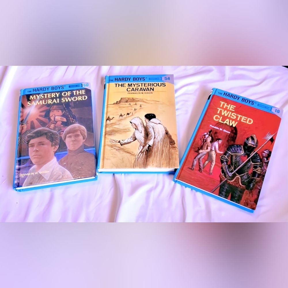 Bundle of three vintage Hardy Boys Mystery Books by Franklin W. Dixon
